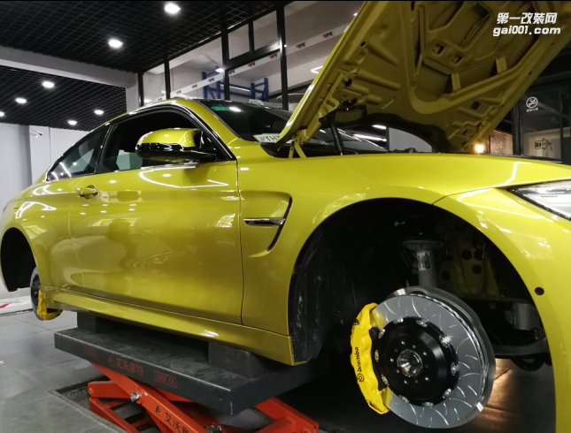 BMW M4轮毂刹车升级