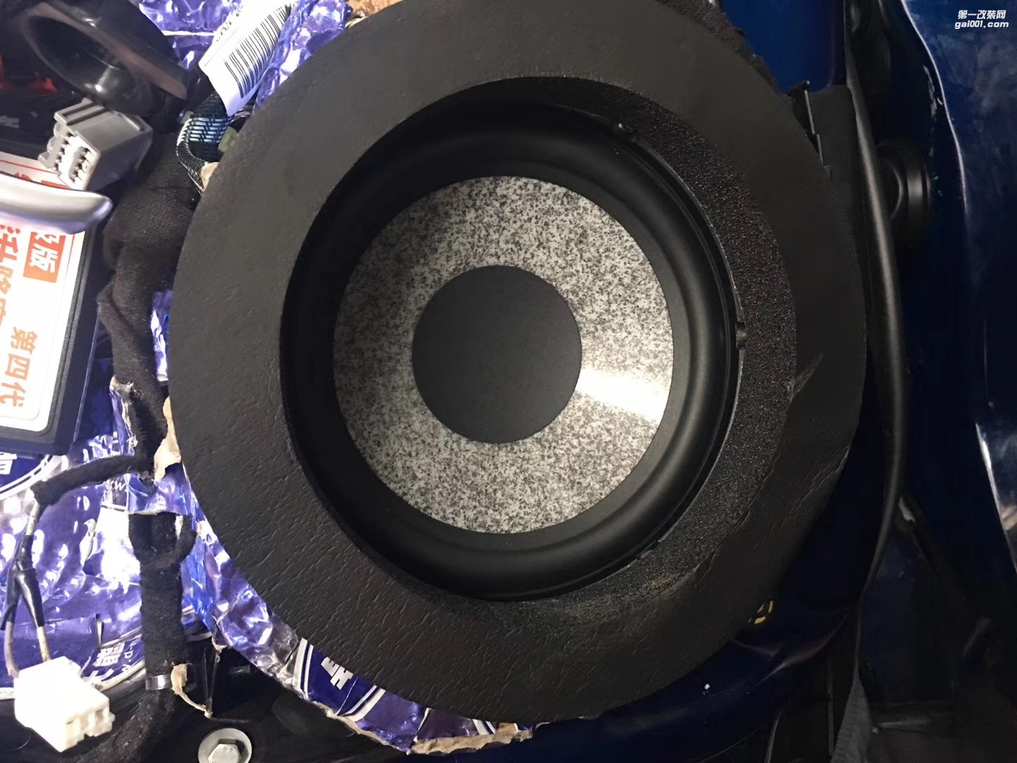 汕頭市星悅汽車音響讓發(fā)燒變得唾手可及吉普自由光改裝法國(guó)勁浪烏托邦NO7三分頻英國(guó)創(chuàng)世紀(jì)功放全新音享世界