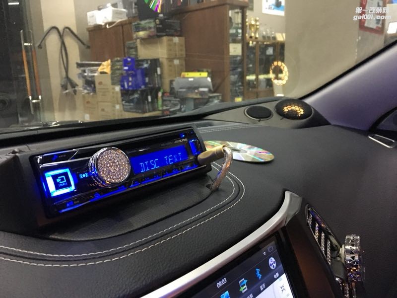 汕頭市星悅汽車音響讓發(fā)燒變得唾手可及吉普自由光改裝法國(guó)勁浪烏托邦NO7三分頻英國(guó)創(chuàng)世紀(jì)功放全新音享世界