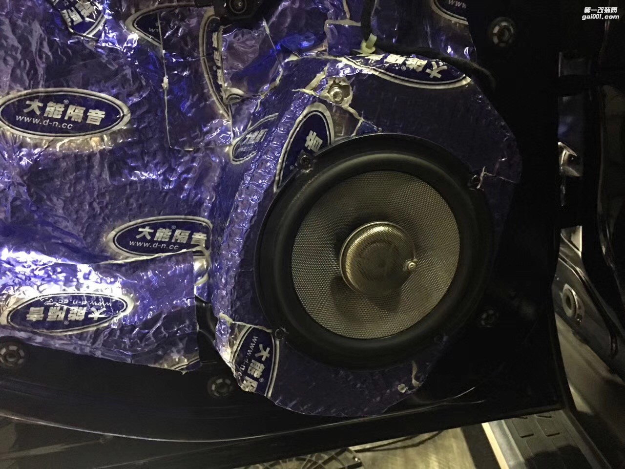 汕頭市星悅汽車音響讓發(fā)燒變得唾手可及吉普自由光改裝法國(guó)勁浪烏托邦NO7三分頻英國(guó)創(chuàng)世紀(jì)功放全新音享世界