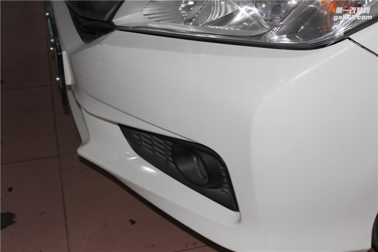 貴陽(yáng)改裝倒車(chē)?yán)走_(dá) 前雷達(dá)本田鋒范加裝前雷達(dá)倒車(chē)后雷達(dá)