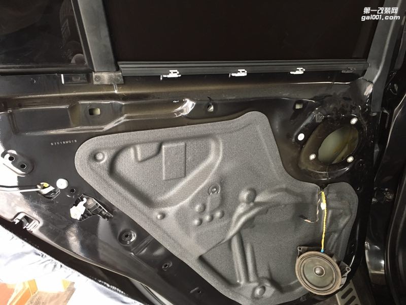 汕頭星悅汽車音響改裝豪車也瘋狂聽覺盛宴汕頭寶馬汽車音響改裝專業(yè)戶寶馬X5改裝音響美國CDT西迪聲寶馬喇叭