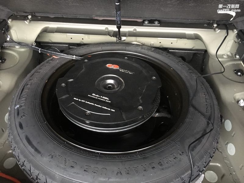 汕頭星悅汽車音響改裝豪車也瘋狂聽覺盛宴汕頭寶馬汽車音響改裝專業(yè)戶寶馬X5改裝音響美國CDT西迪聲寶馬喇叭