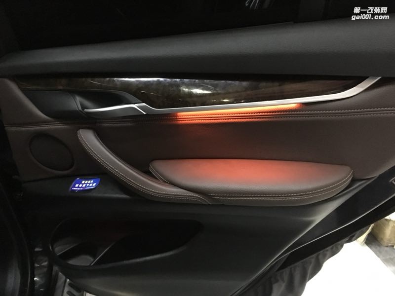 汕頭星悅汽車音響改裝豪車也瘋狂聽覺盛宴汕頭寶馬汽車音響改裝專業(yè)戶寶馬X5改裝音響美國CDT西迪聲寶馬喇叭