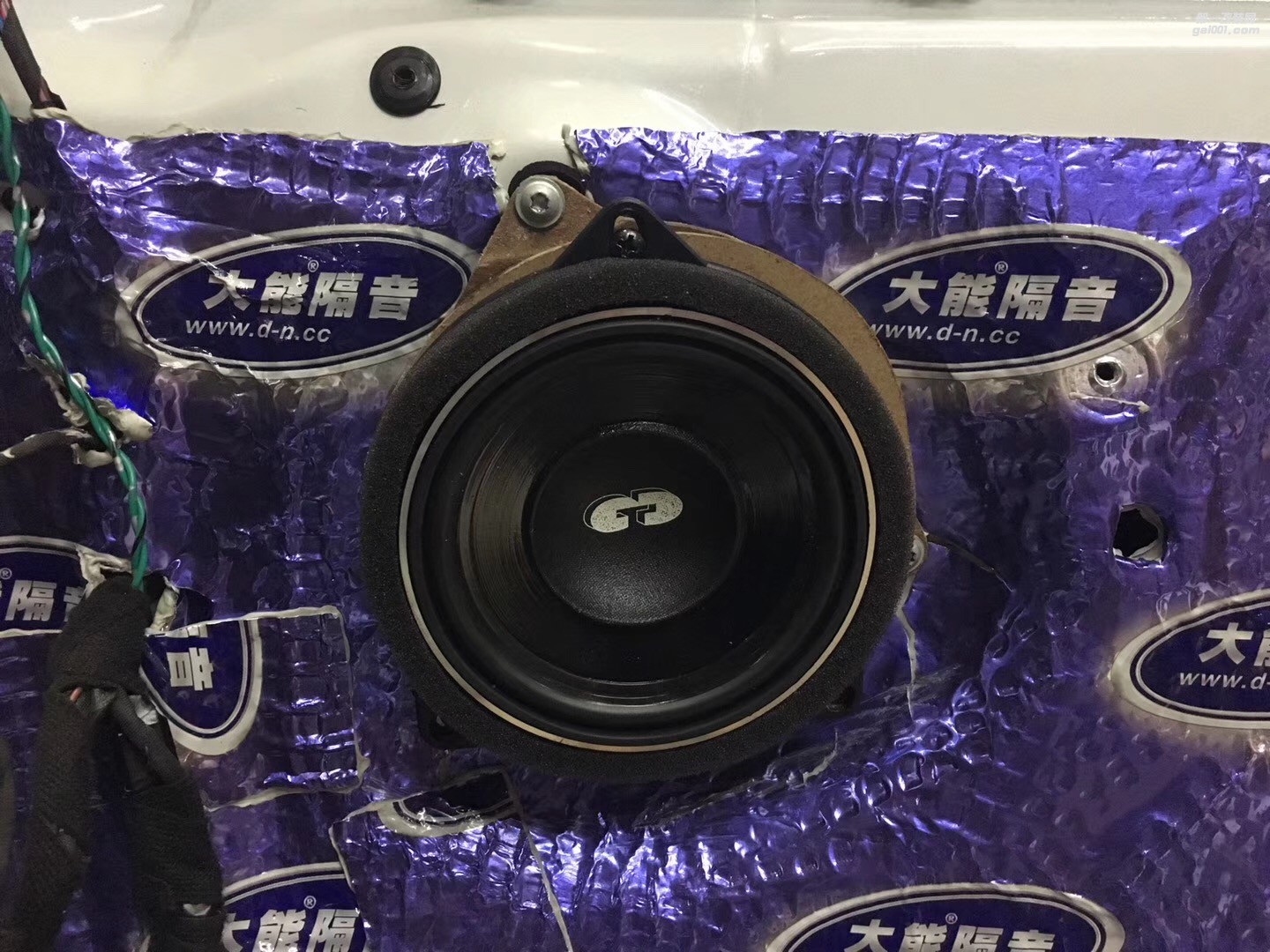 汕頭市星悅汽車音響改裝HIFI品質(zhì)與音質(zhì)讓音樂更出色寶馬3系改裝美國CDT西迪聲寶馬專車專用喇叭功放帶DSP