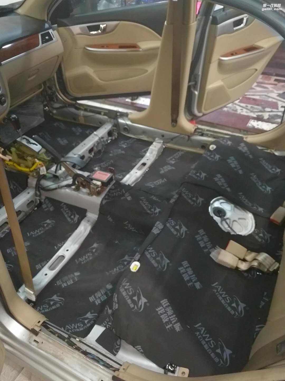汕頭潮南別克汽車音響隔音大白鯊環(huán)保健康隔音凱越檢測(cè)清除臭味 汕頭車韻