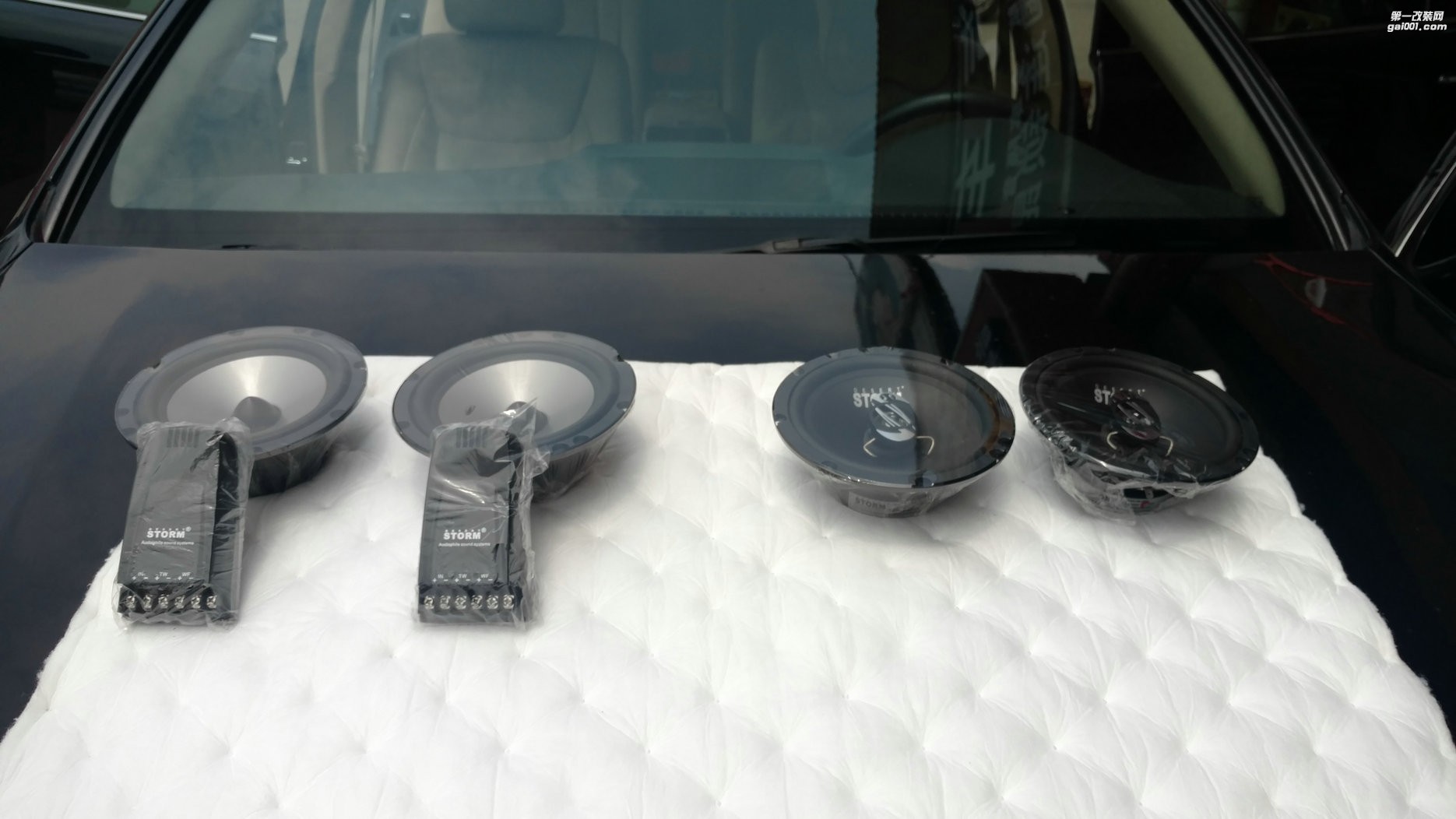 豐田皇冠音響改裝升級(jí) 美國(guó)斯道姆-音響玩家全國(guó)連鎖昆明樂(lè)升店