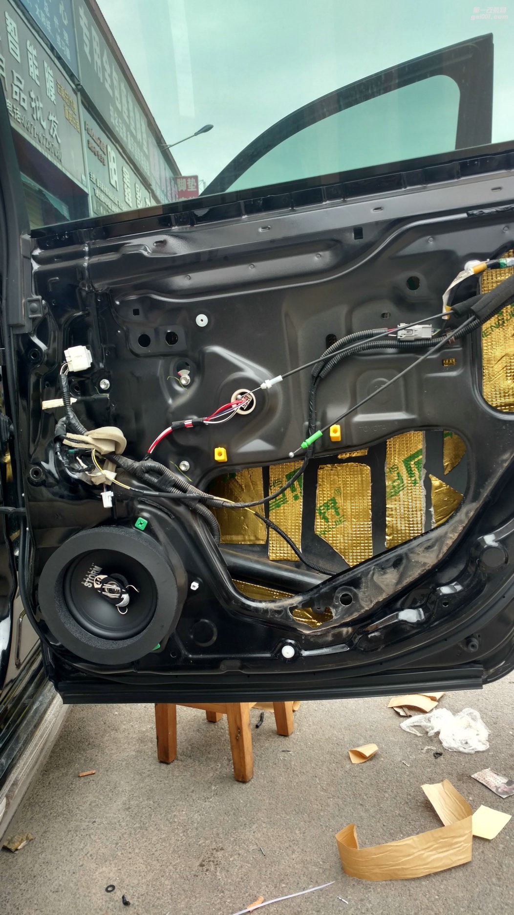 豐田皇冠音響改裝升級(jí) 美國(guó)斯道姆-音響玩家全國(guó)連鎖昆明樂(lè)升店