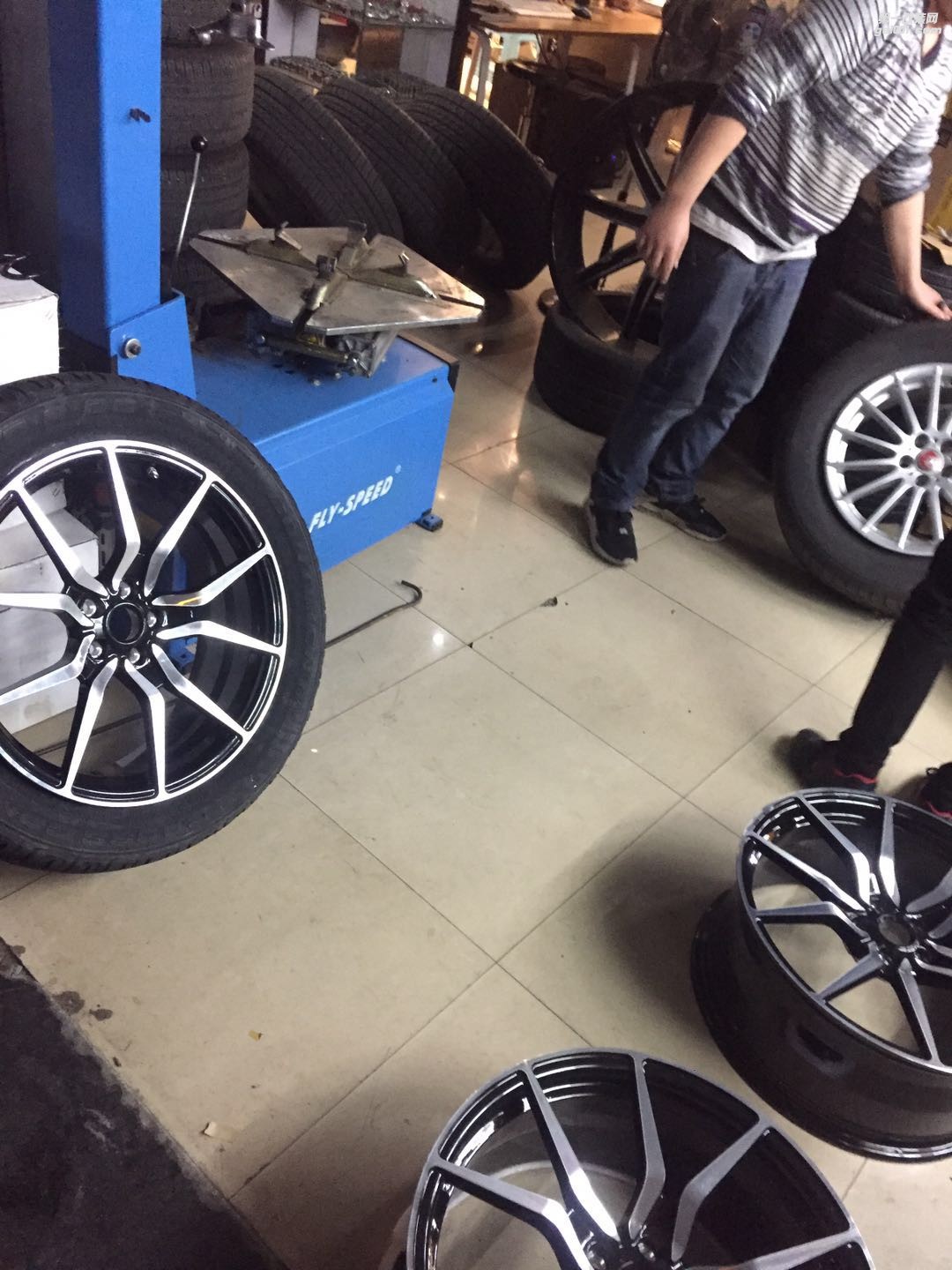 捷豹SUV F-pace 升级20寸改装轮毂轮胎 锻造轮毂