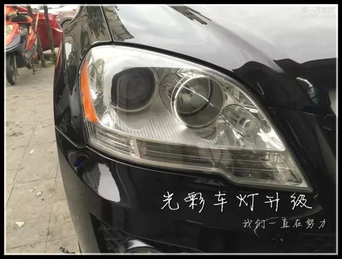 奔馳ML350原車升級(jí)雙光透鏡氙氣燈成都光彩車燈