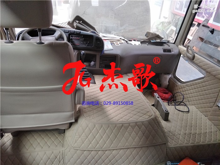 豐田考斯特改裝/考斯特內(nèi)飾改裝價位咨詢/中巴車改裝/單位接待車改裝/加裝辦公桌內(nèi)飾升級木地板