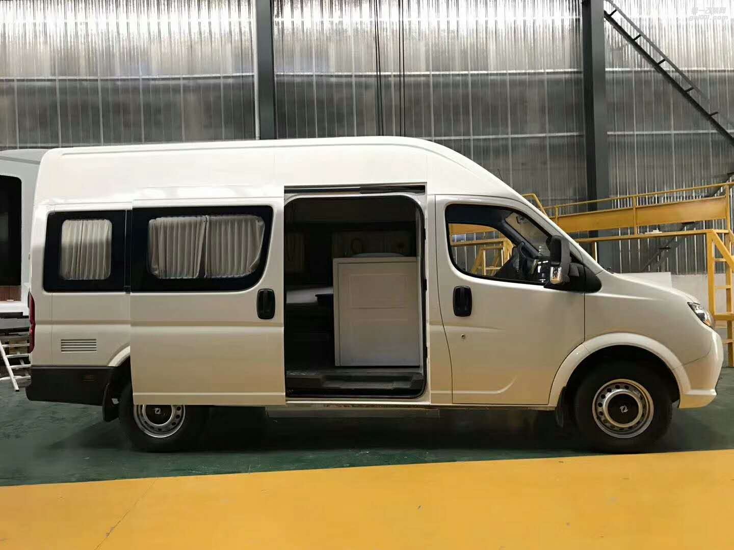 東風(fēng)御風(fēng)房車--洗澡車展示