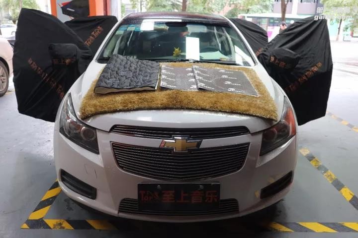 靜在途中，隨心暢駕。--清遠(yuǎn)至上汽車音響改裝雪佛蘭科魯茲全車美特靜隔音升級