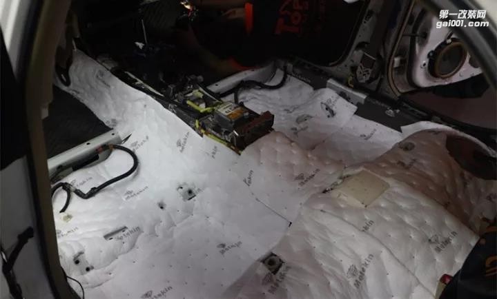 靜在途中，隨心暢駕。--清遠(yuǎn)至上汽車音響改裝雪佛蘭科魯茲全車美特靜隔音升級