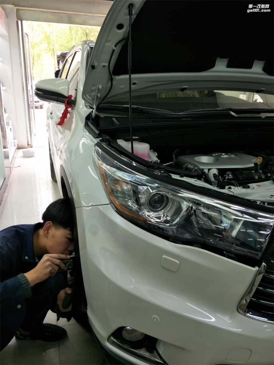 西寧燈光改裝 豐田漢蘭達精藝精改燈案例-西寧專業(yè)汽車燈光改裝店