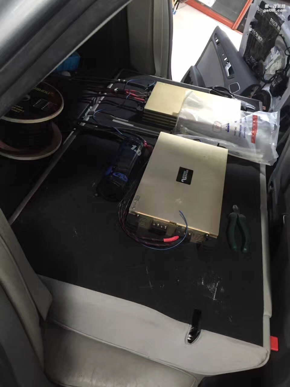 奧迪A4改意大利ATI精巧三分頻套裝南通市啟東市專業(yè)汽車音響改裝