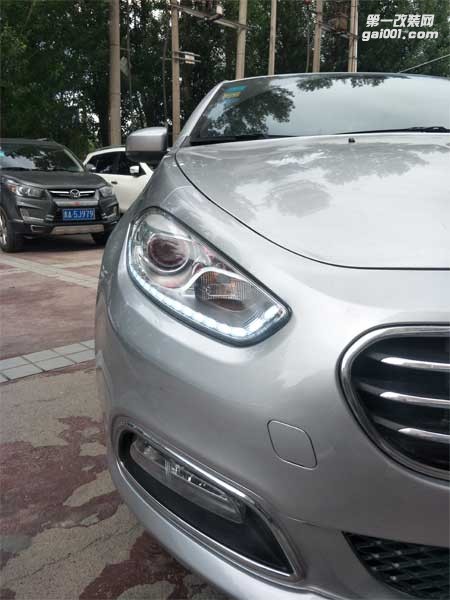 西寧汽車大燈改裝菲亞特菲翔汽車燈光升級|精藝精車燈改裝案例