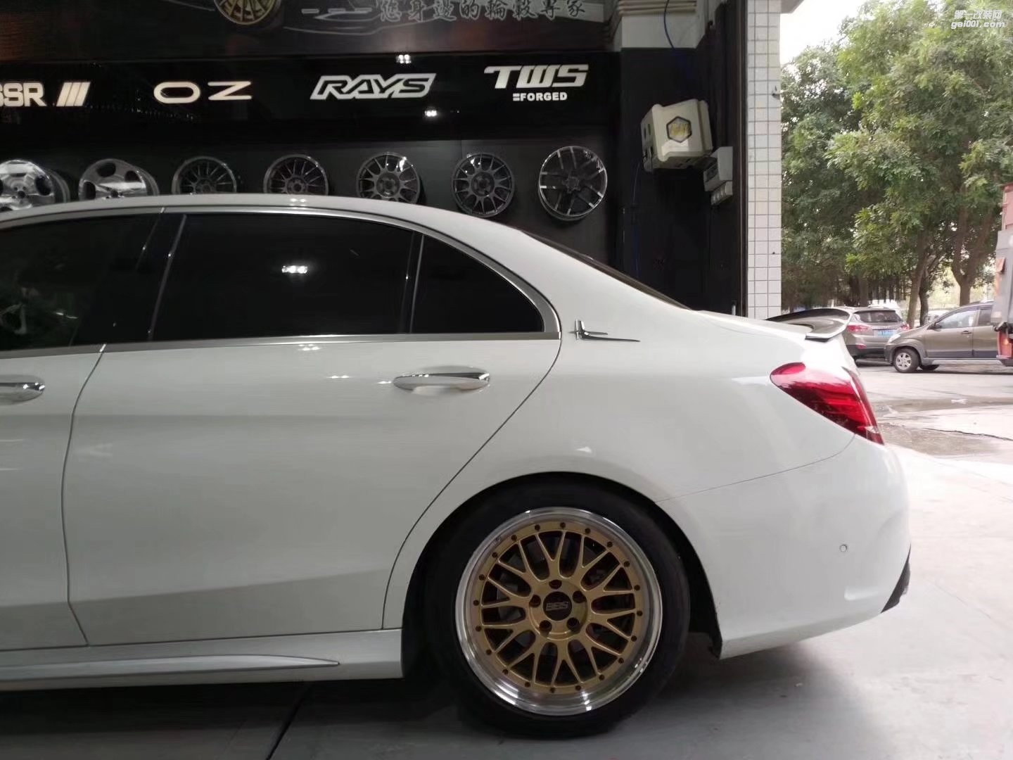 奔馳，換 日本 BBS LM 完工！