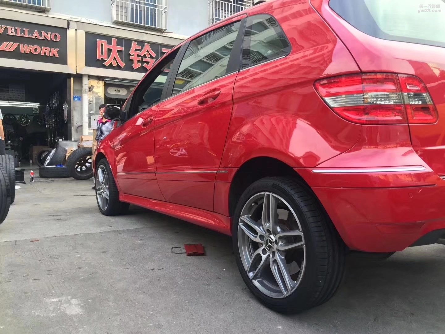 奔馳，換 原裝 18寸 AMG 完工！