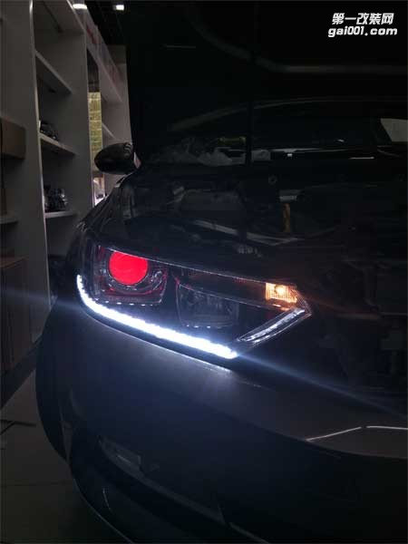 西寧汽車升級西寧大燈改裝，西寧大眾邁騰大燈案例