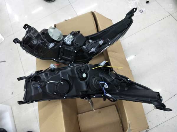 西寧汽車大燈改裝，豐田漢蘭達改裝車燈+海拉5透鏡