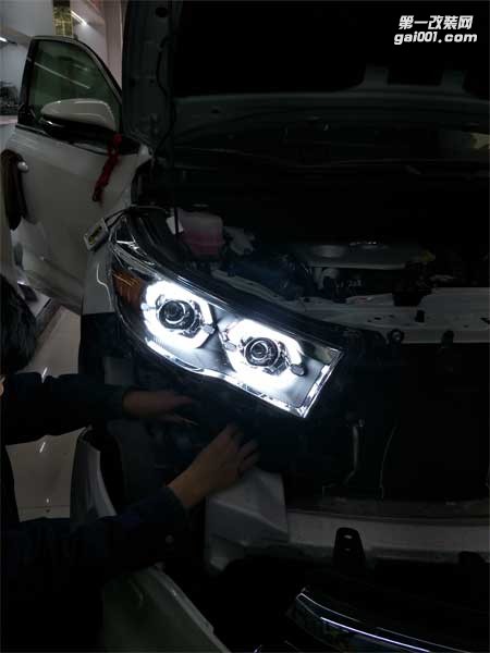 西寧汽車大燈改裝，豐田漢蘭達改裝車燈+海拉5透鏡