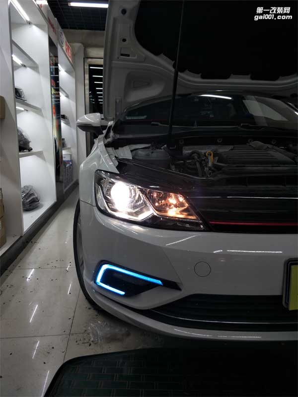 西寧汽車大燈改裝，大眾凌渡改裝車燈+海拉5透鏡