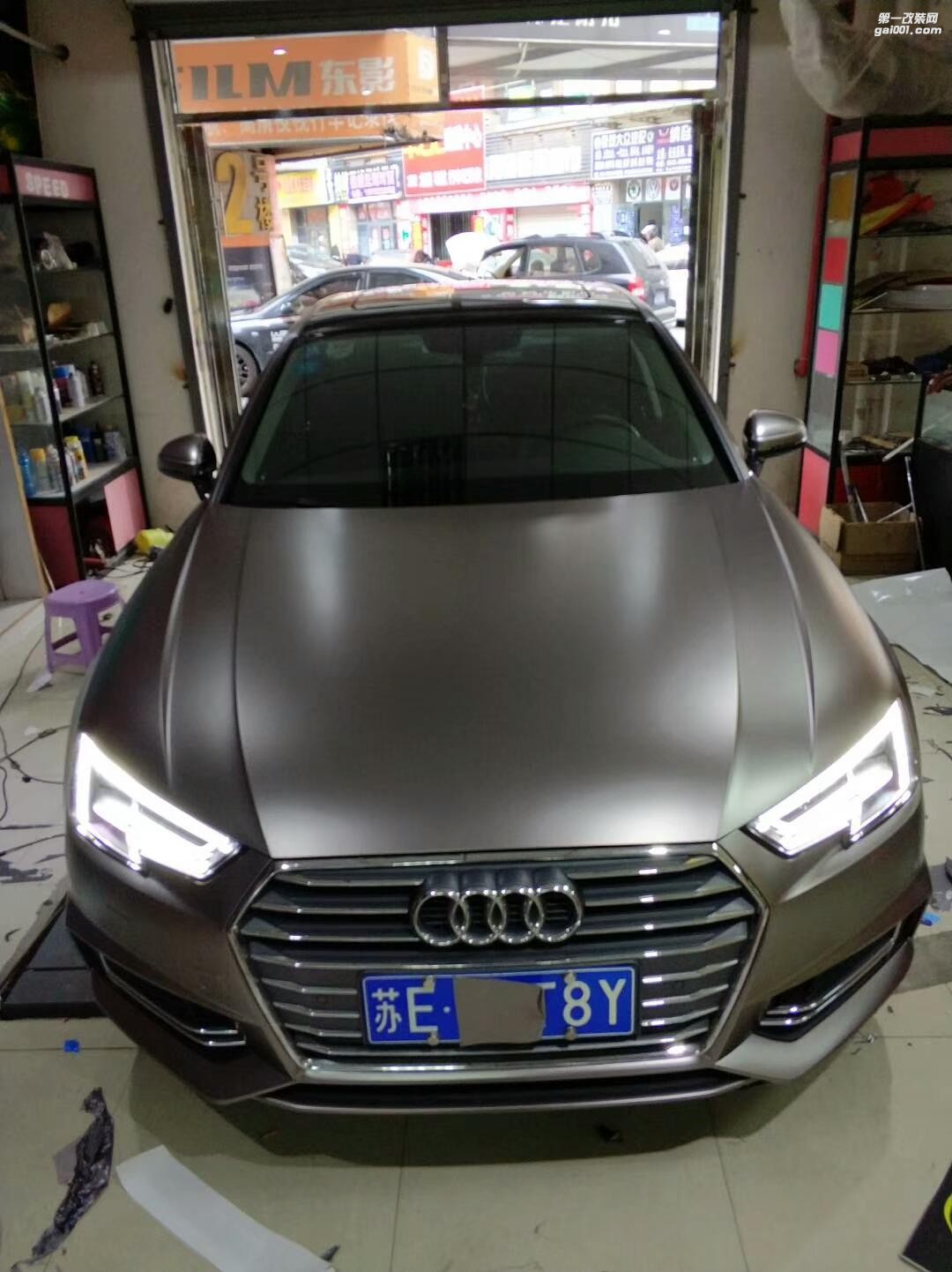 昆山新奧迪A4全車電光灰