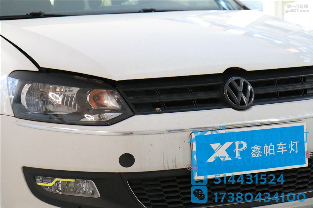 大眾POLO四川成都改裝車燈鑫帕車燈安裝大燈總成 紅色惡魔眼 海拉Q5透鏡 LED車燈 氙氣燈 進口安定器 日間行車燈