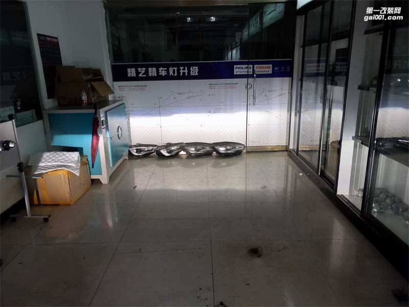 西寧汽車升級西寧大燈改裝，西寧標(biāo)志508改大燈案例