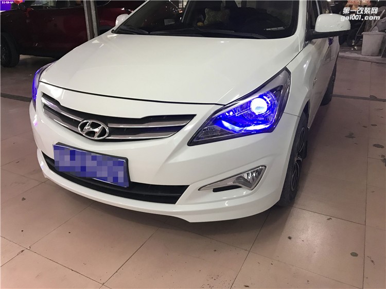貴陽(yáng)專(zhuān)業(yè)改裝現(xiàn)代汽車(chē)改裝大燈改裝透鏡氙氣燈藍(lán)色惡魔眼