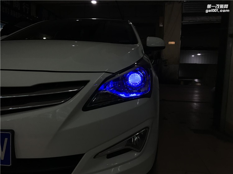 貴陽(yáng)專(zhuān)業(yè)改裝現(xiàn)代汽車(chē)改裝大燈改裝透鏡氙氣燈藍(lán)色惡魔眼