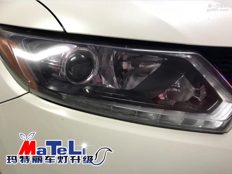日產(chǎn)奇駿升級NTTK雙光透鏡