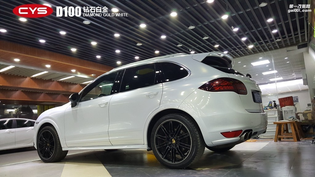 四川成都車衣裳保時捷卡宴GTS鉆石白金D100汽車改色貼膜