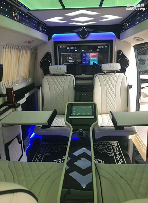 奔馳威庭大航空座椅，超豪華頂燈，新款地板（西安漢楓房車）