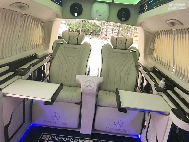 奔馳威庭大航空座椅，超豪華頂燈，新款地板（西安漢楓房車）