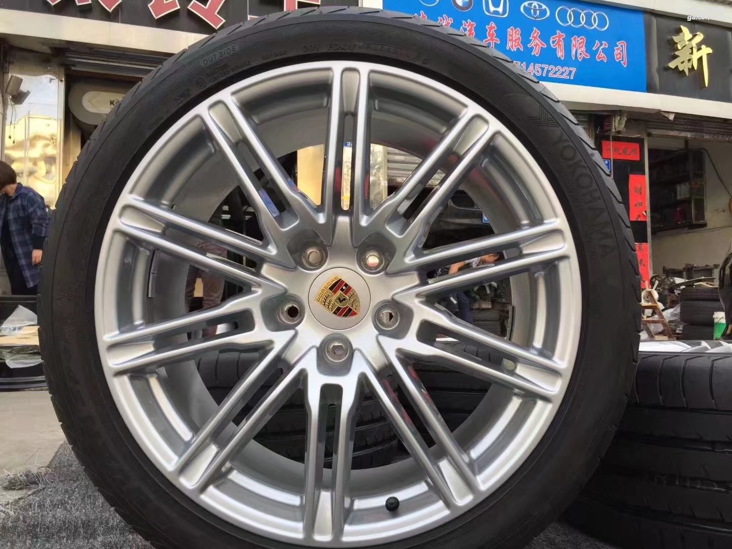 卡宴 21寸  新車拆下 ，少有極品  合裝 新舊款卡宴，歡迎咨詢！