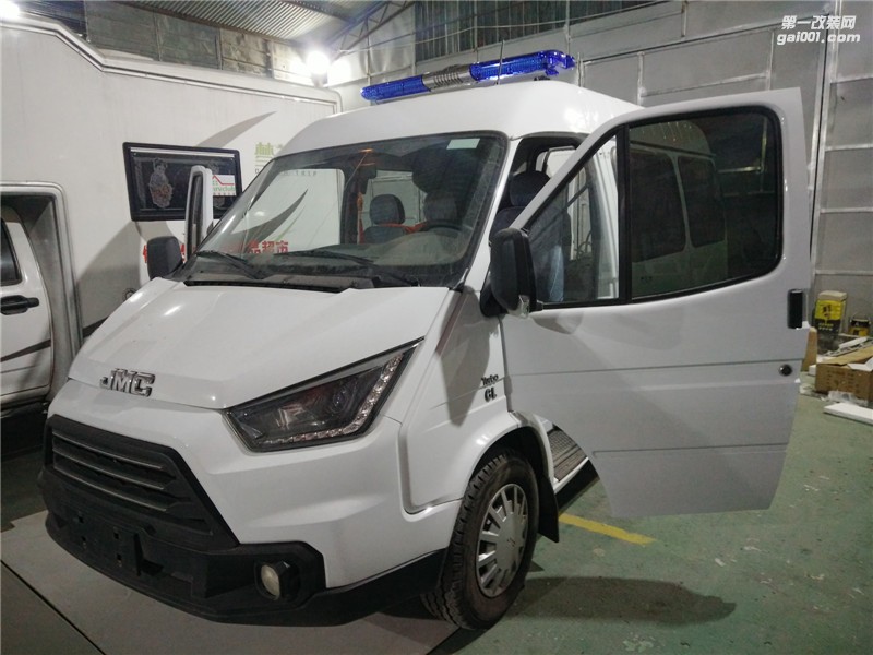 西安特順救護(hù)車(chē)改裝--西安漢楓房車(chē)