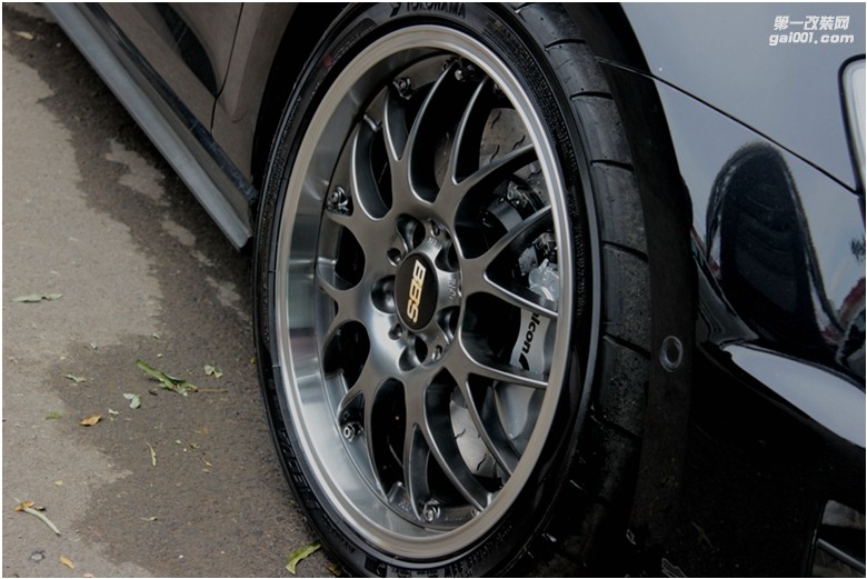 海亞：高爾夫7GTI 升級BBS RS-GT兩片鍛造輪轂 英國alcon CAR97六活塞剎車套件
