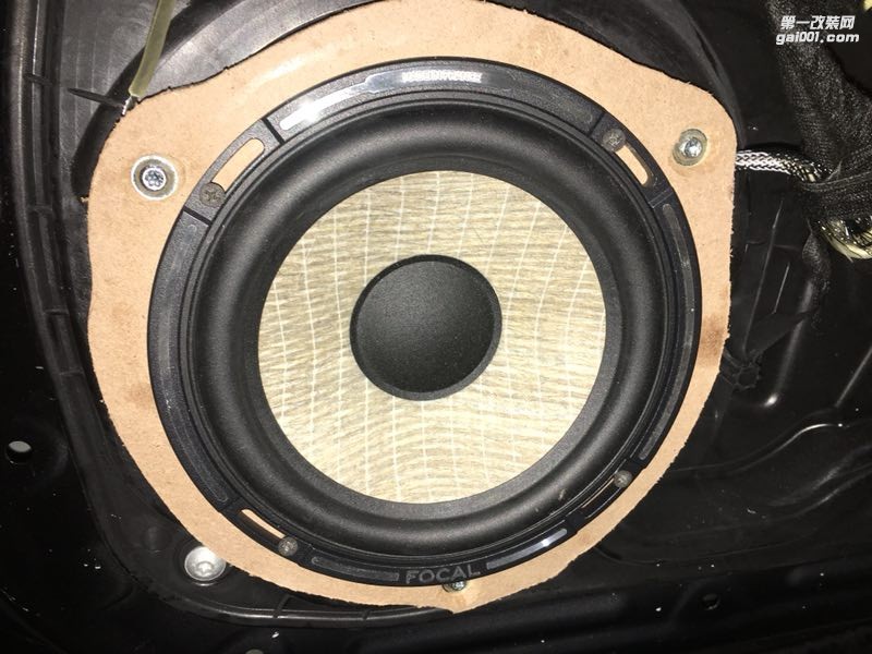 汕頭市星悅汽車音響奔馳GL500音響改裝法國(guó)勁浪PS165F3三分頻喇叭德國(guó)喜力仕H400X功放DSP.2尋找最美音樂