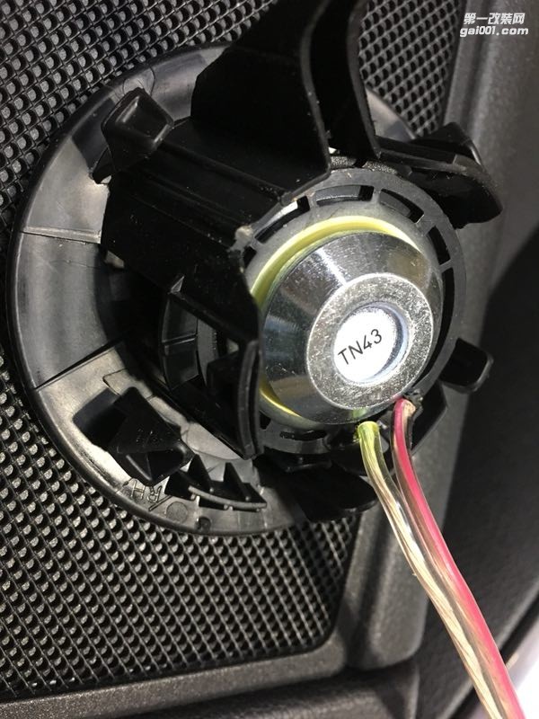 汕頭市星悅汽車音響奔馳GL500音響改裝法國(guó)勁浪PS165F3三分頻喇叭德國(guó)喜力仕H400X功放DSP.2尋找最美音樂