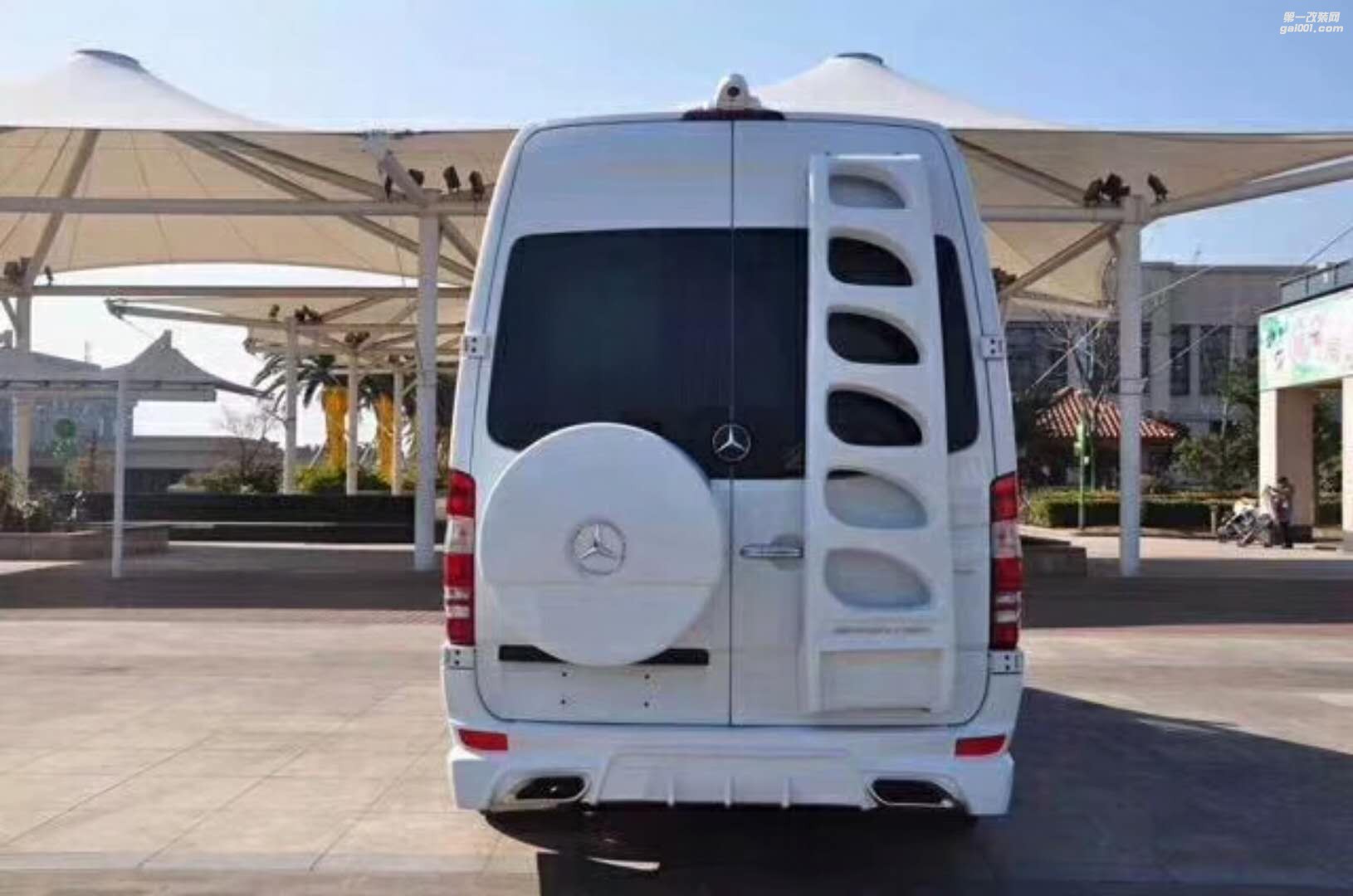 奔馳斯賓特宮殿級品質(zhì)--西安漢楓房車商務(wù)車改裝