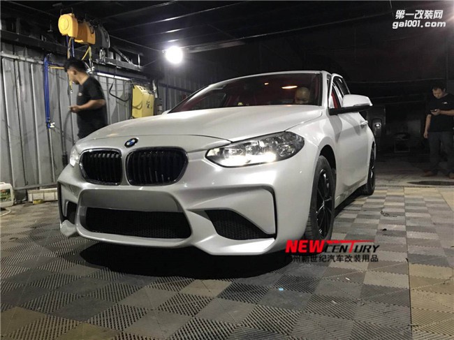 最新款寶馬1系改裝M2套件 白色車身效果實車案例