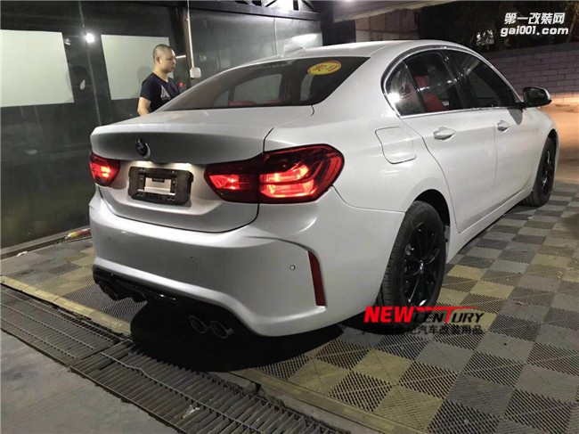 最新款寶馬1系改裝M2套件 白色車身效果實車案例
