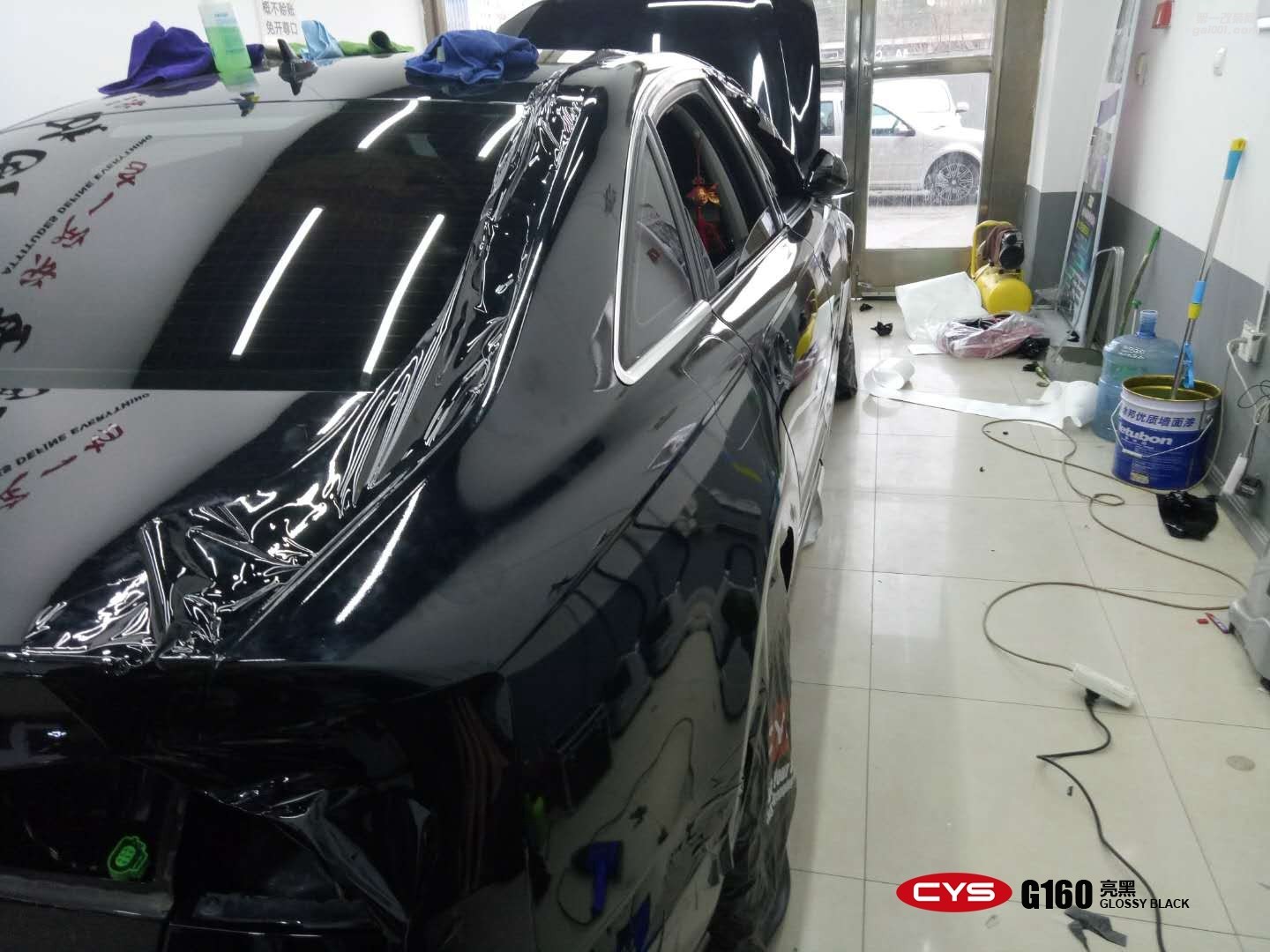 四川成都青羊車衣裳奧迪A6L亮黑G160汽車改色貼膜