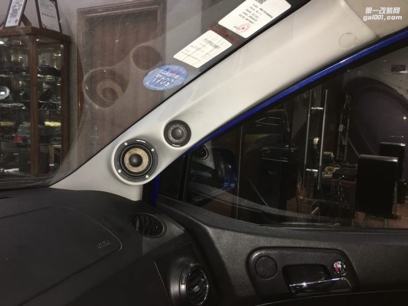汕頭市星悅汽車音響雙龍愛騰汽車音響改裝法國勁浪亞麻盆PS165F3三分頻喇叭德國喜力仕H400X功放DSP美音綻放