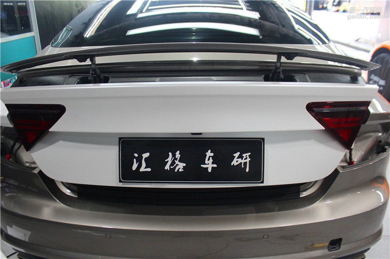 長(zhǎng)沙匯格車(chē)研 奧迪S5施工德國(guó)PWF電光白