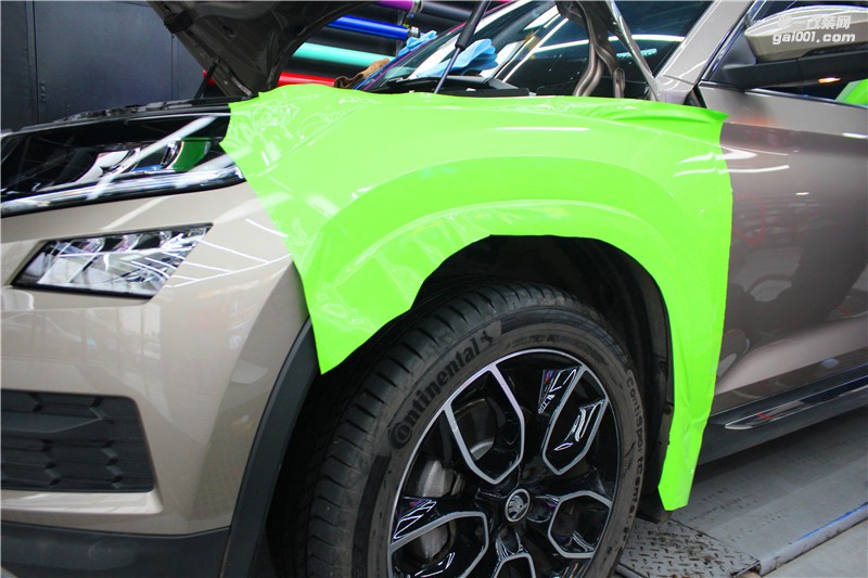 長(zhǎng)沙全車改色膜 斯柯達(dá)施工LG蘋果綠