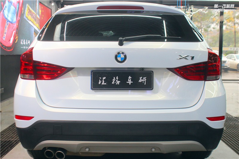 長沙進(jìn)口改色膜實體店 寶馬X1鉆石白變金