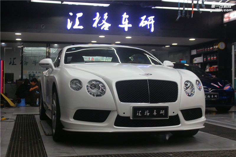 長沙改色膜實體施工店 賓利歐陸全車施工德國進(jìn)口PWF電光白